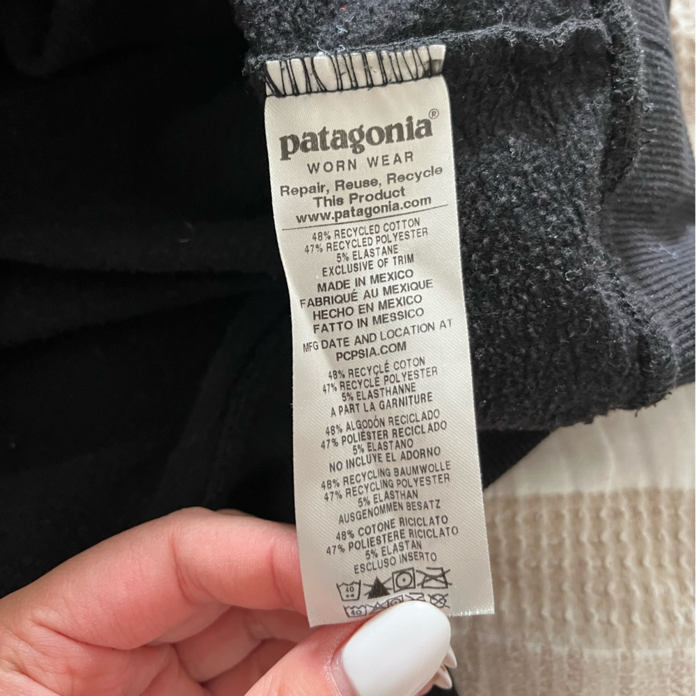 Patagonia Men’s Black P-6 Logo Uprisal Hoody, comfortable pullover, size large - Picture 4 of 7